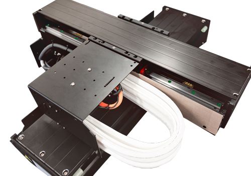 Lösungen_Inspizieren_Präzisionskreuztisch mit Reinraum-Energiekette_Inhalt_500x300px_rgb.jpg