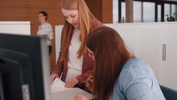 Industrial clerk (m/f/d) with additional qualification in European business management with foreign languages