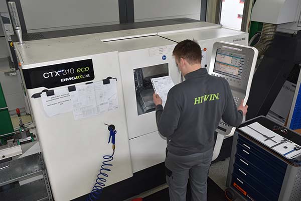 Cutting machine operator (m/f/d) - turning / milling technology